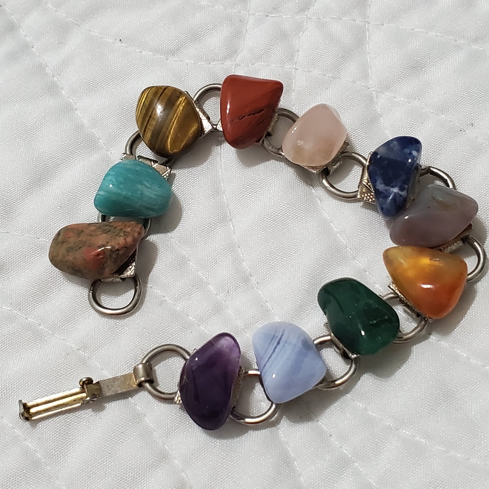 Stones Bracelet cold 🥶 on the touch!